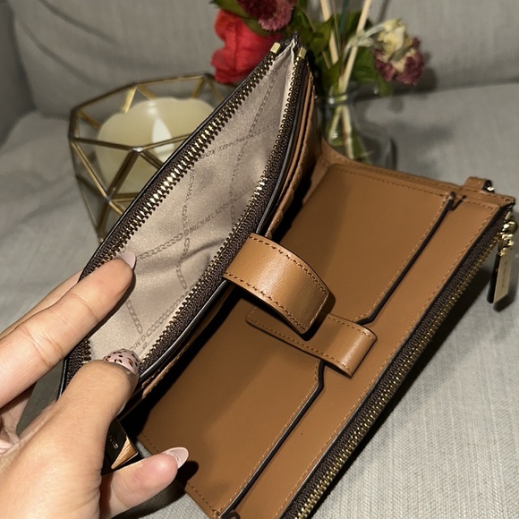 Michael kors wallet - Picture 7 of 8